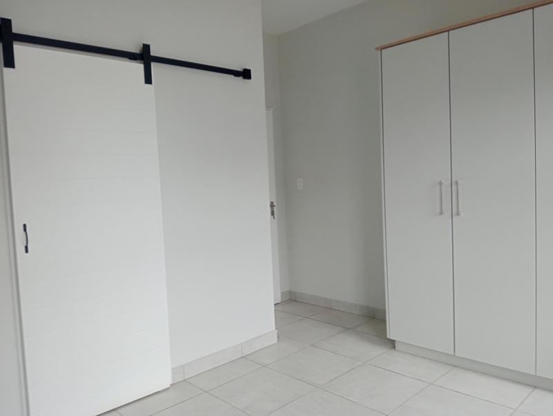 2 Bedroom Property for Sale in Pinehaven Gauteng