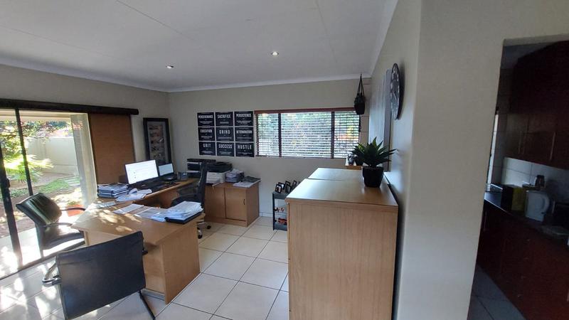 Commercial Property for Sale in Doornpoort Gauteng