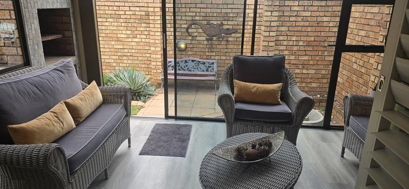 2 Bedroom Property for Sale in Magalieskruin Gauteng