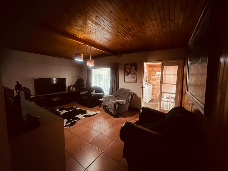 3 Bedroom Property for Sale in Mountain View Gauteng