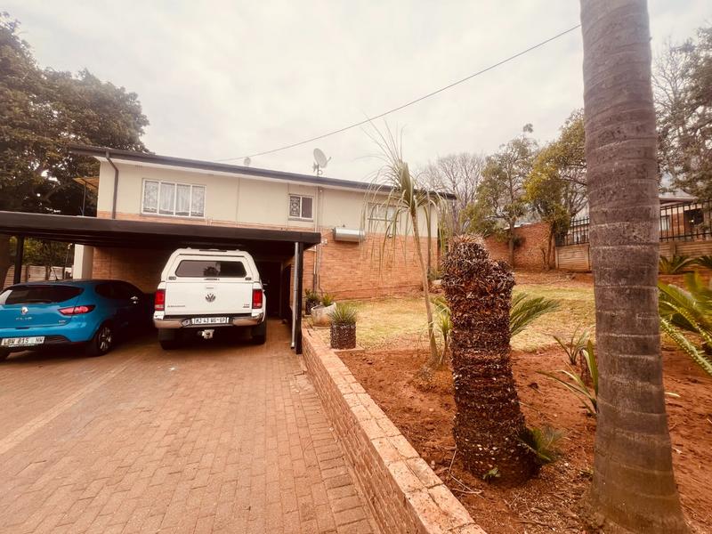 3 Bedroom Property for Sale in Mountain View Gauteng