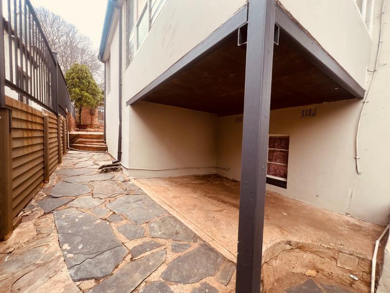 3 Bedroom Property for Sale in Mountain View Gauteng