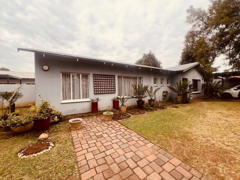4 Bedroom Property for Sale in Queenswood Gauteng