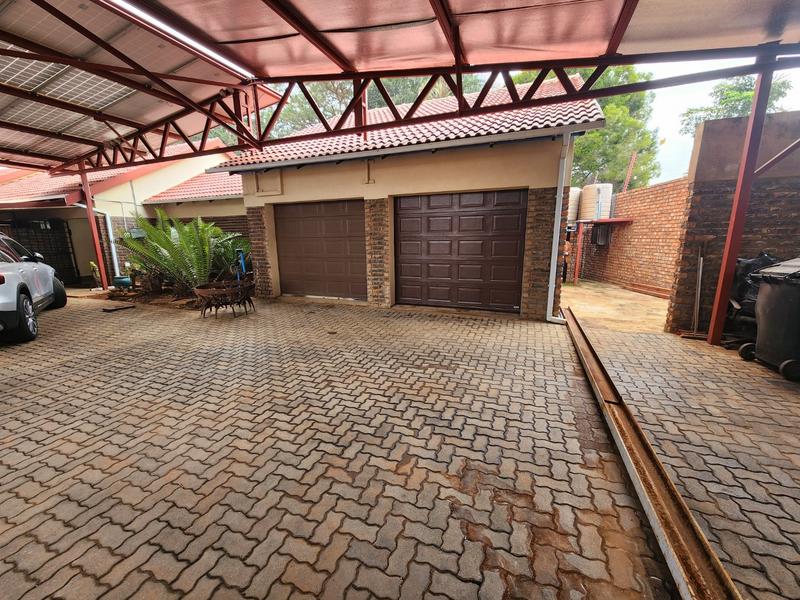 4 Bedroom Property for Sale in Sinoville Gauteng