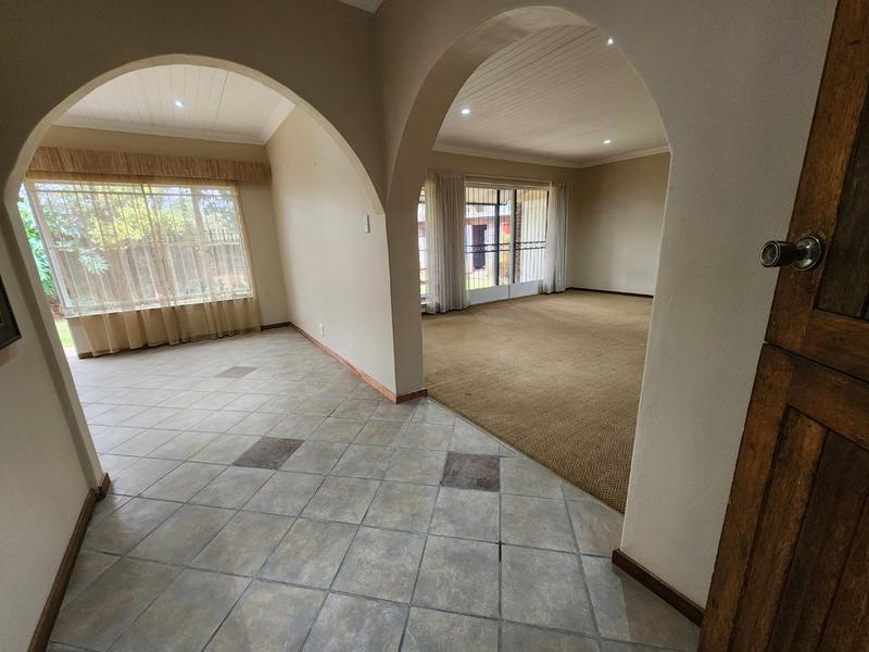 4 Bedroom Property for Sale in Sinoville Gauteng