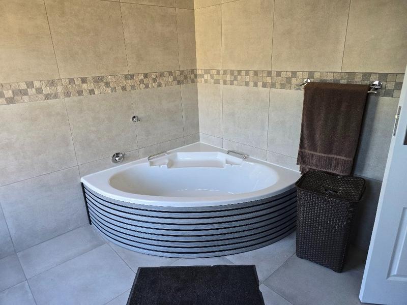 4 Bedroom Property for Sale in Sinoville Gauteng