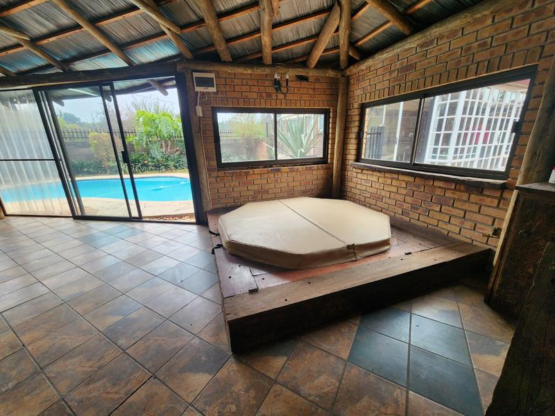 4 Bedroom Property for Sale in Sinoville Gauteng