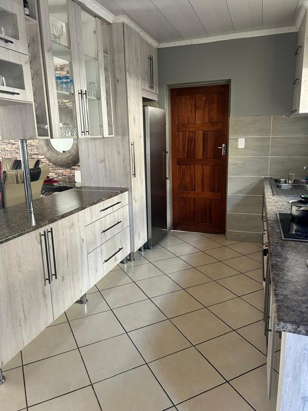3 Bedroom Property for Sale in Heatherview Gauteng
