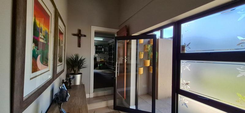 4 Bedroom Property for Sale in Midstream Ridge Gauteng