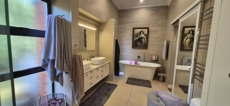 4 Bedroom Property for Sale in Midstream Ridge Gauteng