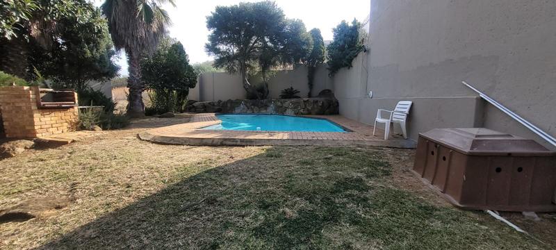 3 Bedroom Property for Sale in Bassonia Gauteng