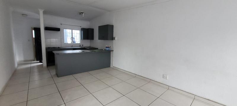 2 Bedroom Property for Sale in Mulbarton Gauteng