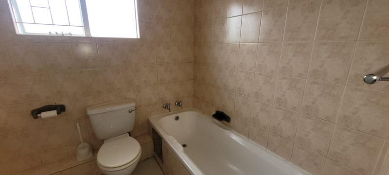 2 Bedroom Property for Sale in Mulbarton Gauteng