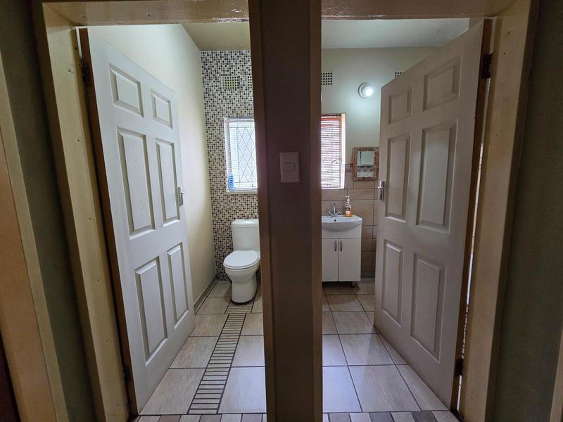 2 Bedroom Property for Sale in Three Rivers East Gauteng