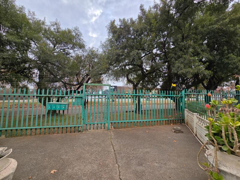 2 Bedroom Property for Sale in Three Rivers East Gauteng