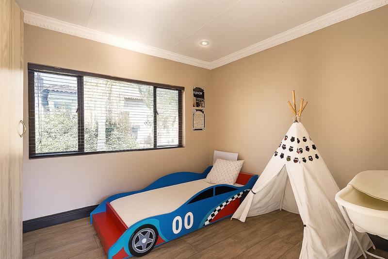 5 Bedroom Property for Sale in Moreleta Park Gauteng