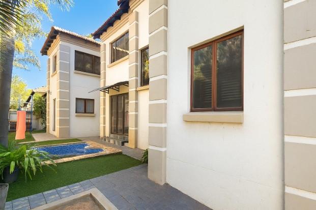 5 Bedroom Property for Sale in Moreleta Park Gauteng