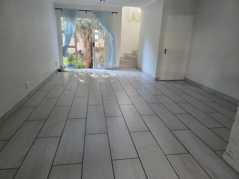 2 Bedroom Property for Sale in Sunninghill Gauteng