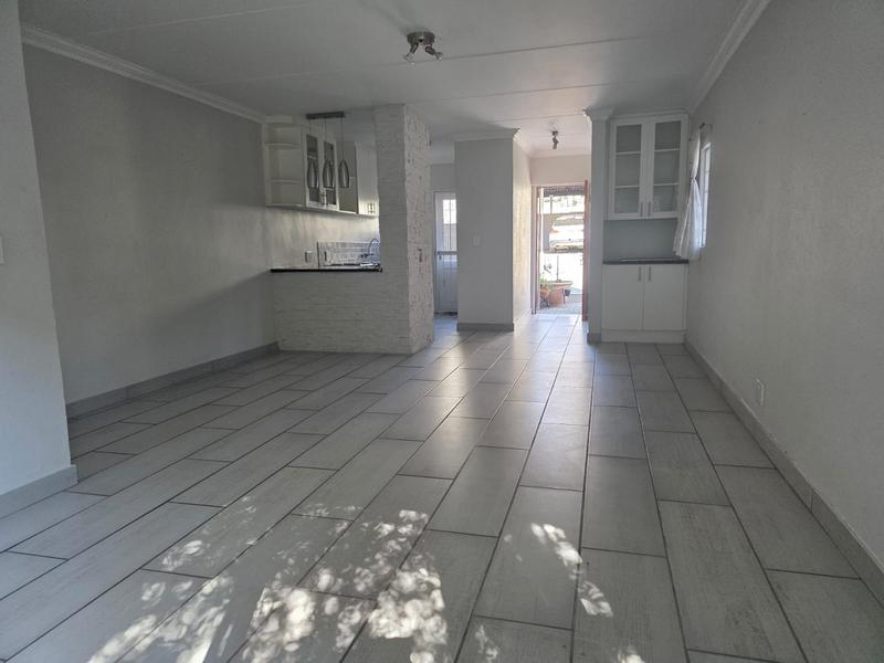 2 Bedroom Property for Sale in Sunninghill Gauteng
