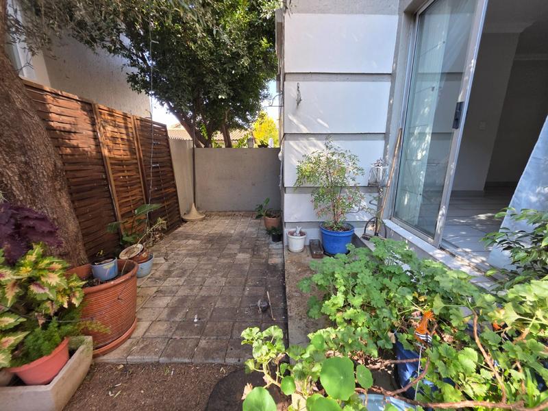 2 Bedroom Property for Sale in Sunninghill Gauteng
