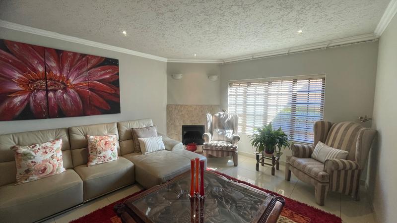 4 Bedroom Property for Sale in Eldoglen Gauteng