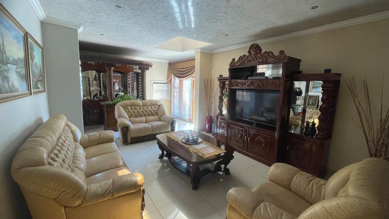 4 Bedroom Property for Sale in Eldoglen Gauteng