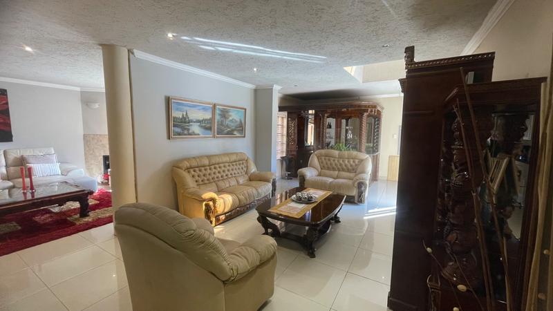 4 Bedroom Property for Sale in Eldoglen Gauteng
