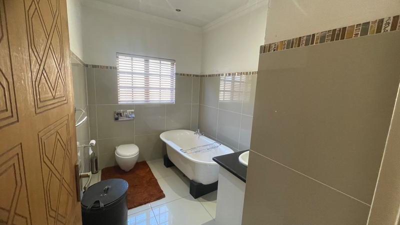 4 Bedroom Property for Sale in Eldoglen Gauteng