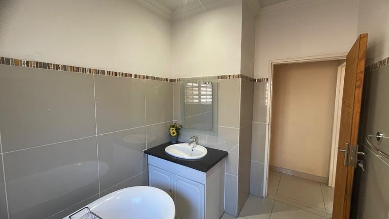 4 Bedroom Property for Sale in Eldoglen Gauteng