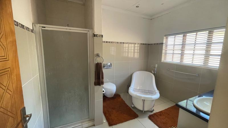 4 Bedroom Property for Sale in Eldoglen Gauteng