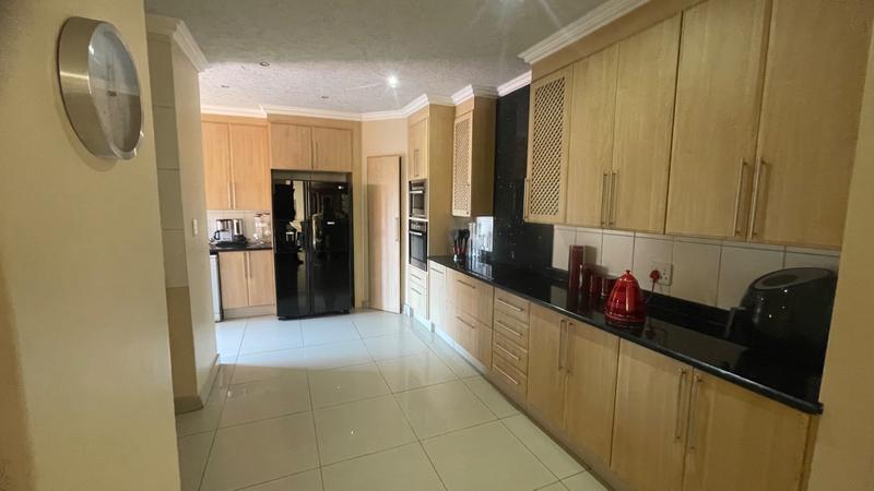 4 Bedroom Property for Sale in Eldoglen Gauteng