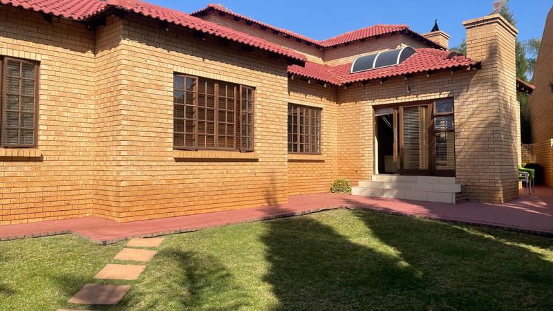 4 Bedroom Property for Sale in Eldoglen Gauteng