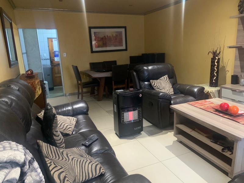 1 Bedroom Property for Sale in Chloorkop Gauteng