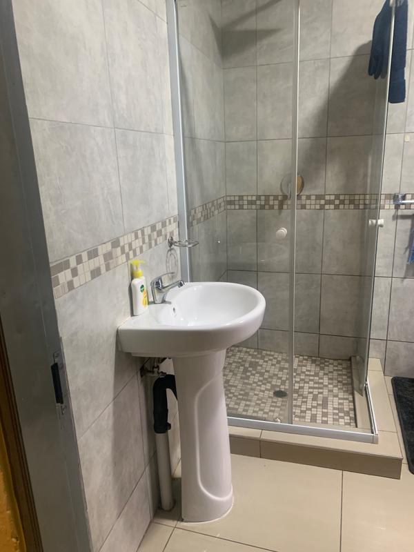 1 Bedroom Property for Sale in Chloorkop Gauteng