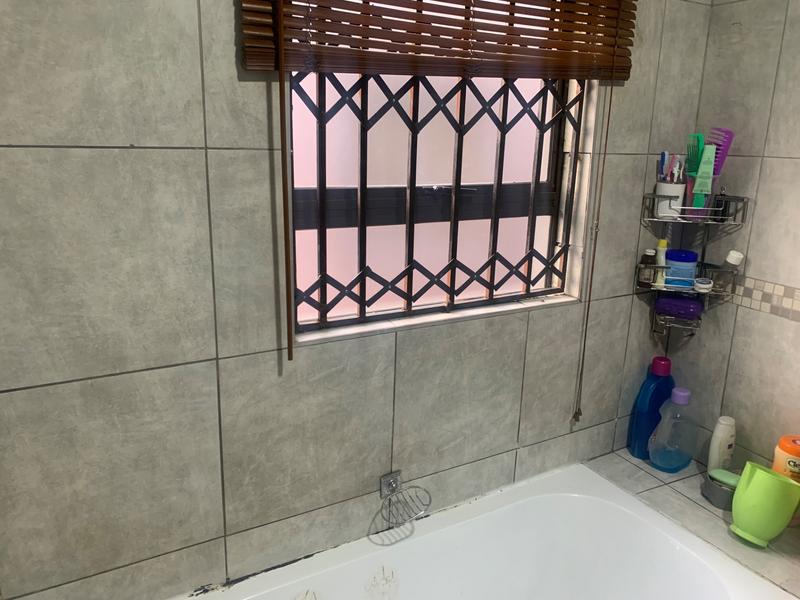 1 Bedroom Property for Sale in Chloorkop Gauteng
