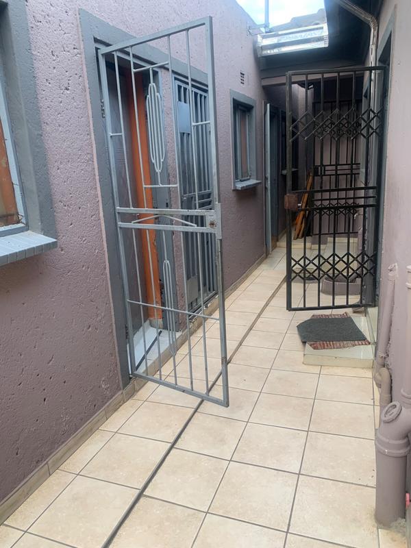 1 Bedroom Property for Sale in Chloorkop Gauteng