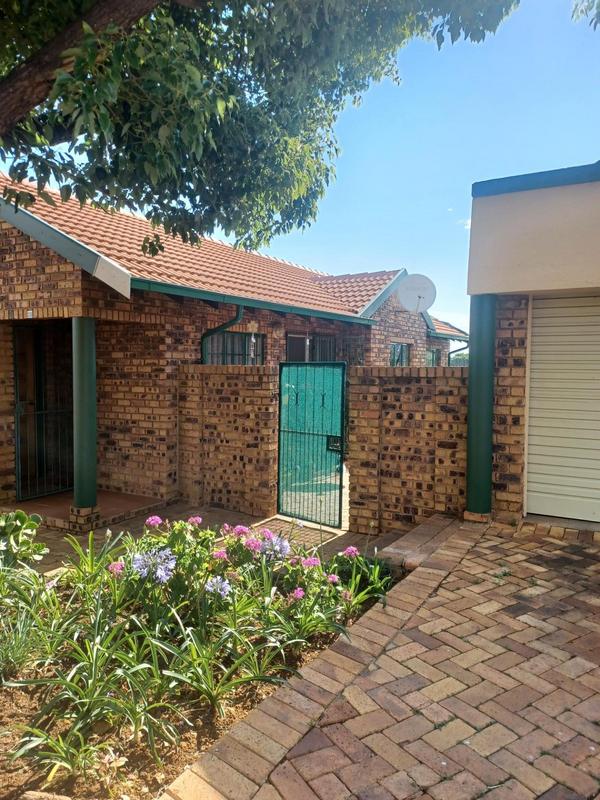 To Let 3 Bedroom Property for Rent in Moreleta Park Gauteng