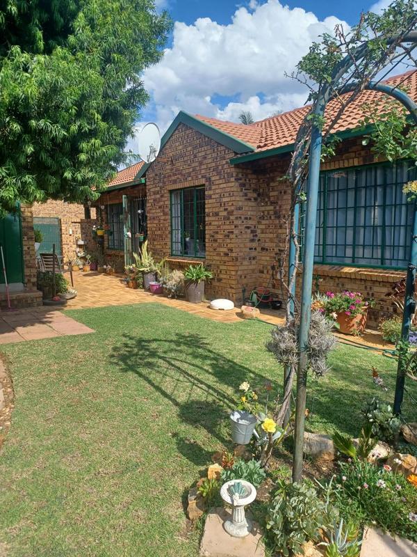 To Let 3 Bedroom Property for Rent in Moreleta Park Gauteng