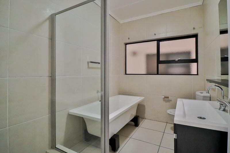 To Let 2 Bedroom Property for Rent in Greenstone Hill Gauteng