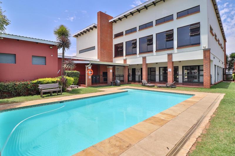 To Let 2 Bedroom Property for Rent in Greenstone Hill Gauteng