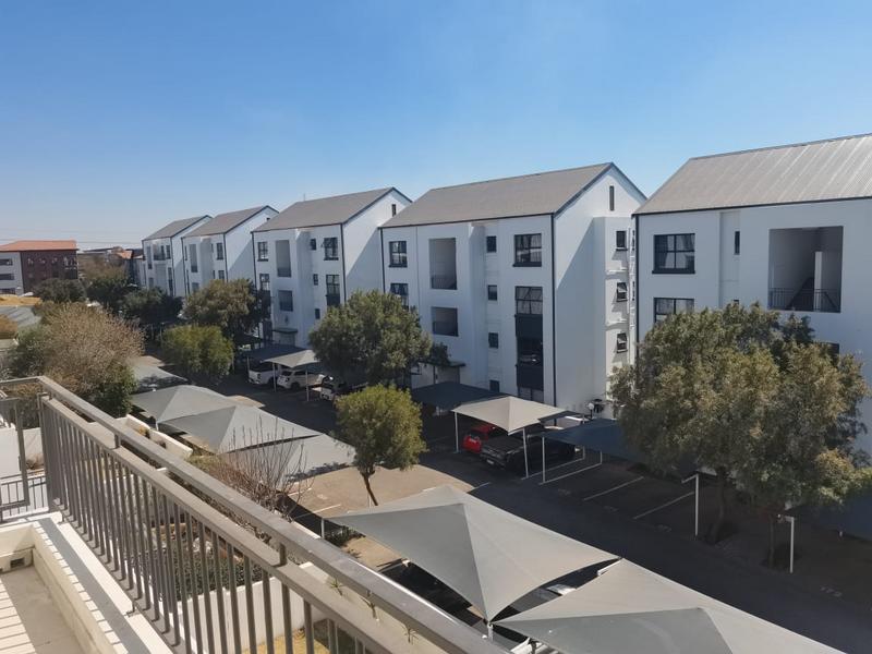 To Let 1 Bedroom Property for Rent in Greenstone Hill Gauteng