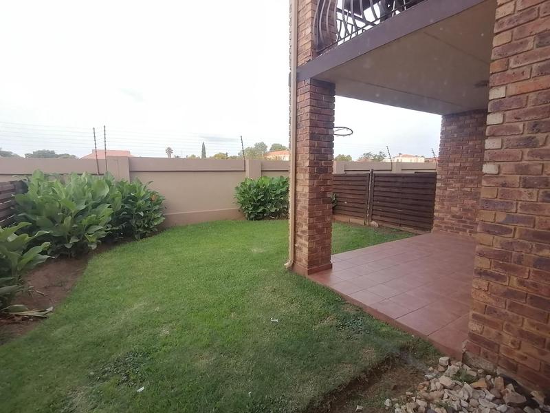 To Let 2 Bedroom Property for Rent in Sonneveld Gauteng