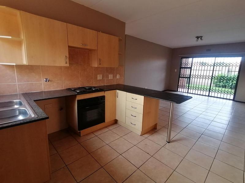 To Let 2 Bedroom Property for Rent in Sonneveld Gauteng