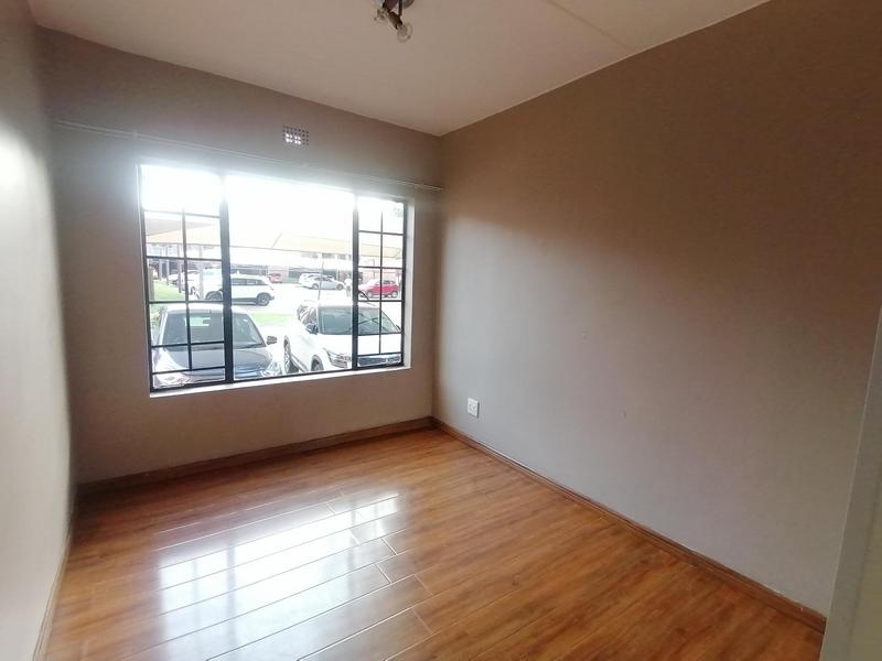 To Let 2 Bedroom Property for Rent in Sonneveld Gauteng