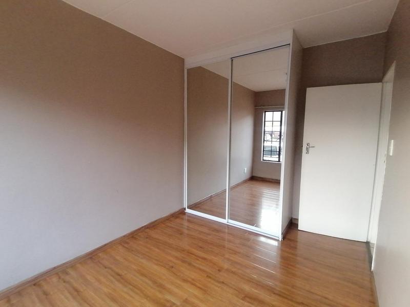 To Let 2 Bedroom Property for Rent in Sonneveld Gauteng