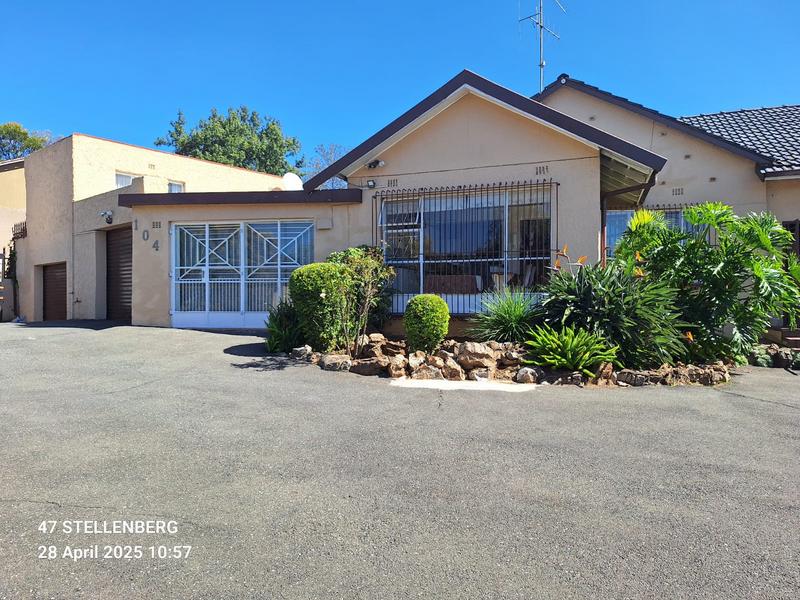 To Let 4 Bedroom Property for Rent in Lyndhurst Gauteng