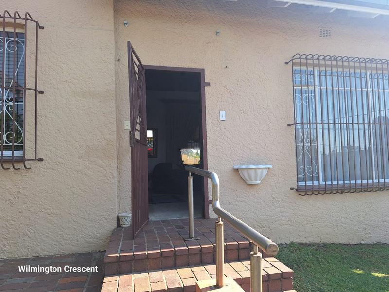 To Let 4 Bedroom Property for Rent in Lyndhurst Gauteng