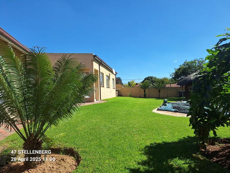 To Let 4 Bedroom Property for Rent in Lyndhurst Gauteng