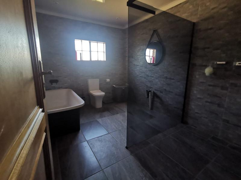 To Let 4 Bedroom Property for Rent in Strubenvale Gauteng