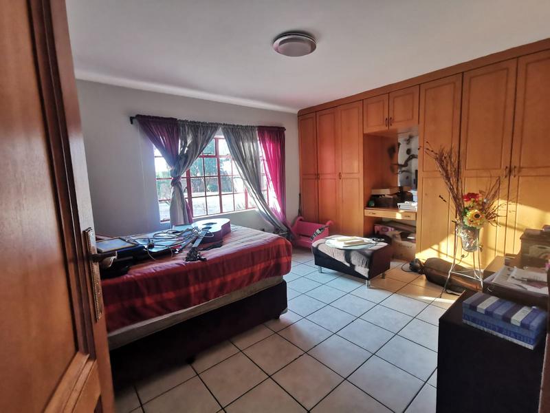 To Let 4 Bedroom Property for Rent in Strubenvale Gauteng